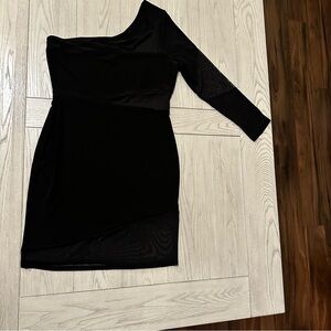 VENUS Chic Black One-Shoulder Dress